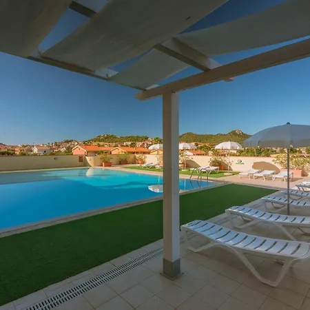 Le Fontane With Shared Pool Διαμέρισμα